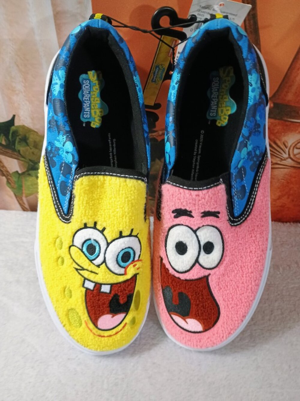 NWT SpongeBob SquarePants Big Kids Size 6 Multi Fuzzy Fleece Slip On Sneakers